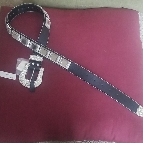 Belt - Picture 2 of 3